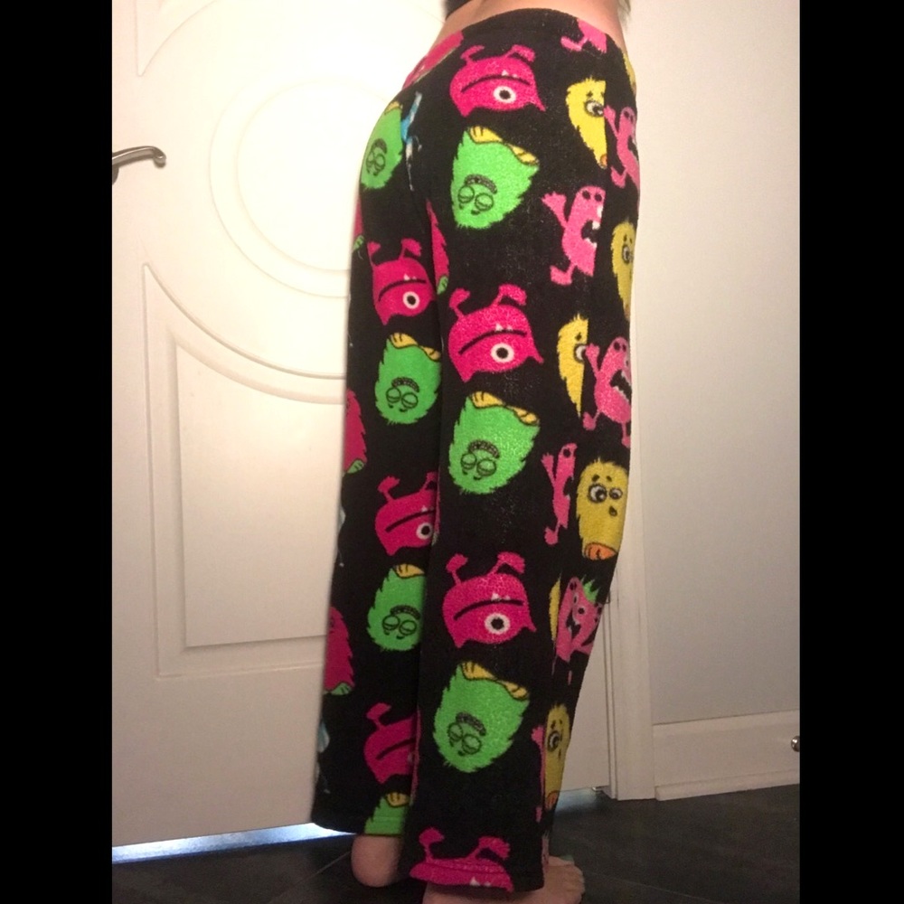 Tarea by Rue21 Black (with Multicolored Monsters) Pajama Pants, Sz. M